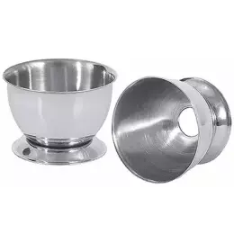 Ocelový kalíšek na vejce s otvorem