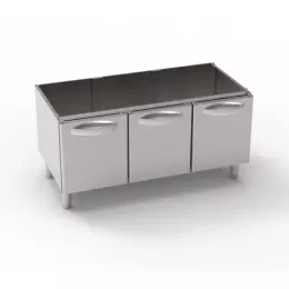 Podstavec s třídveřovou skříní